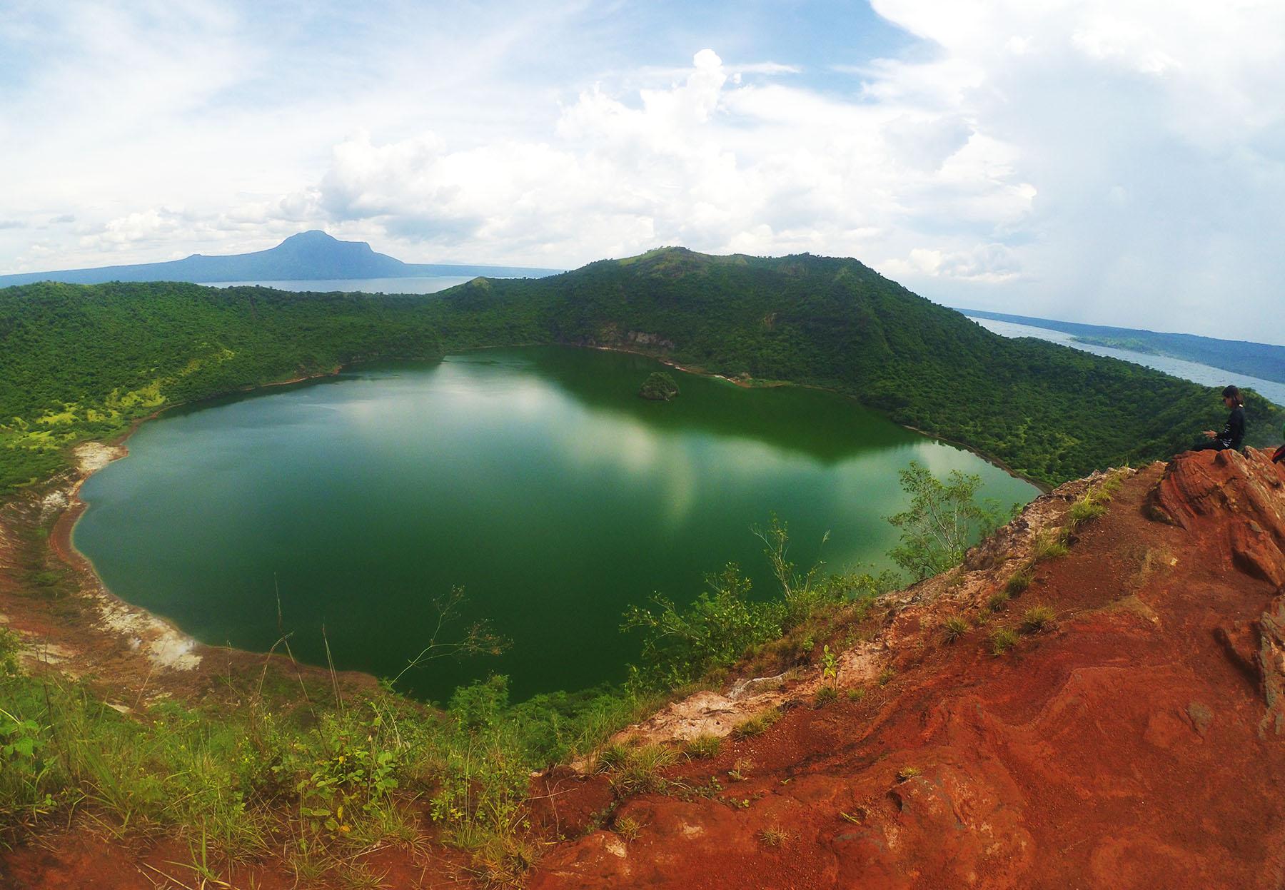 TAAL VOLCANO: Day Hike Guide, Budget, Itinerary & Useful Tips!