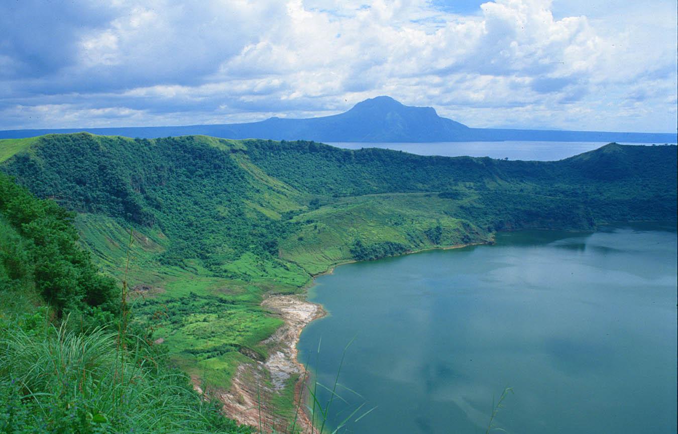 Philippines Picture: Manila Luzon Travel: Tagaytay, Taal Volcano