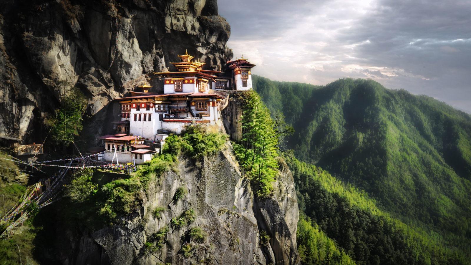 Travel to Bhutan & Experience the Holiday of a Lifetime