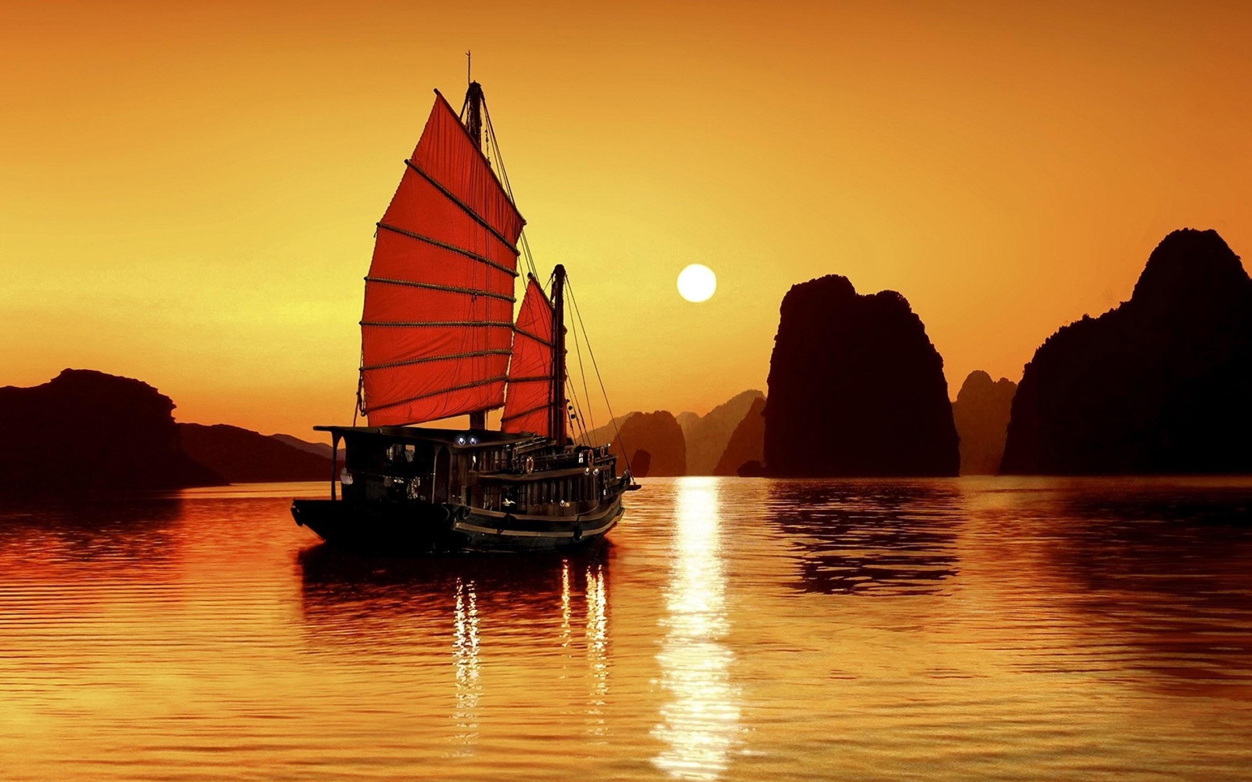 Boat At Sunrise In Ha Long Bay Vietnam Wallpaper