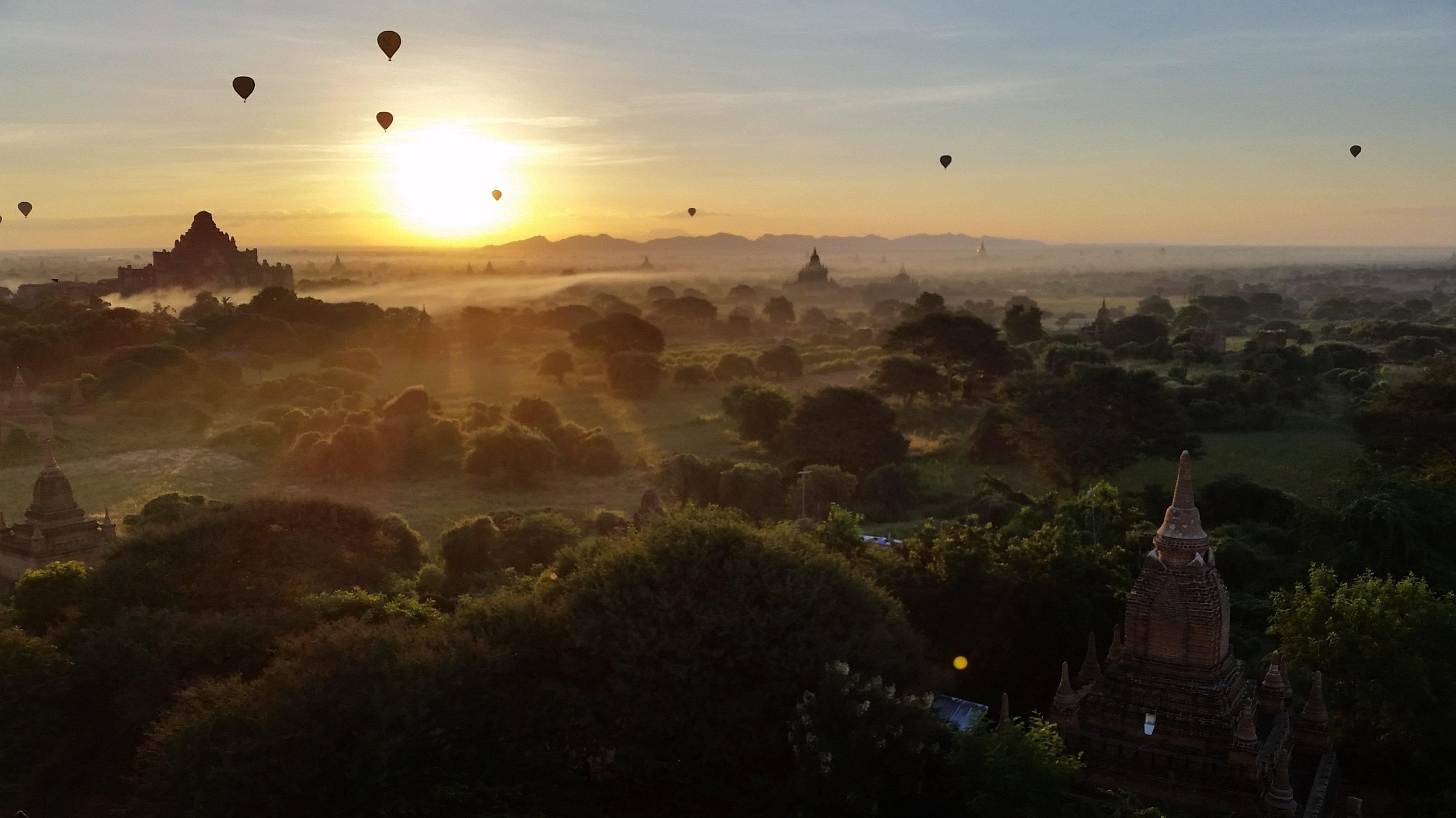Sunrise at the Temples of Bagan Myanmar HD wallpaper