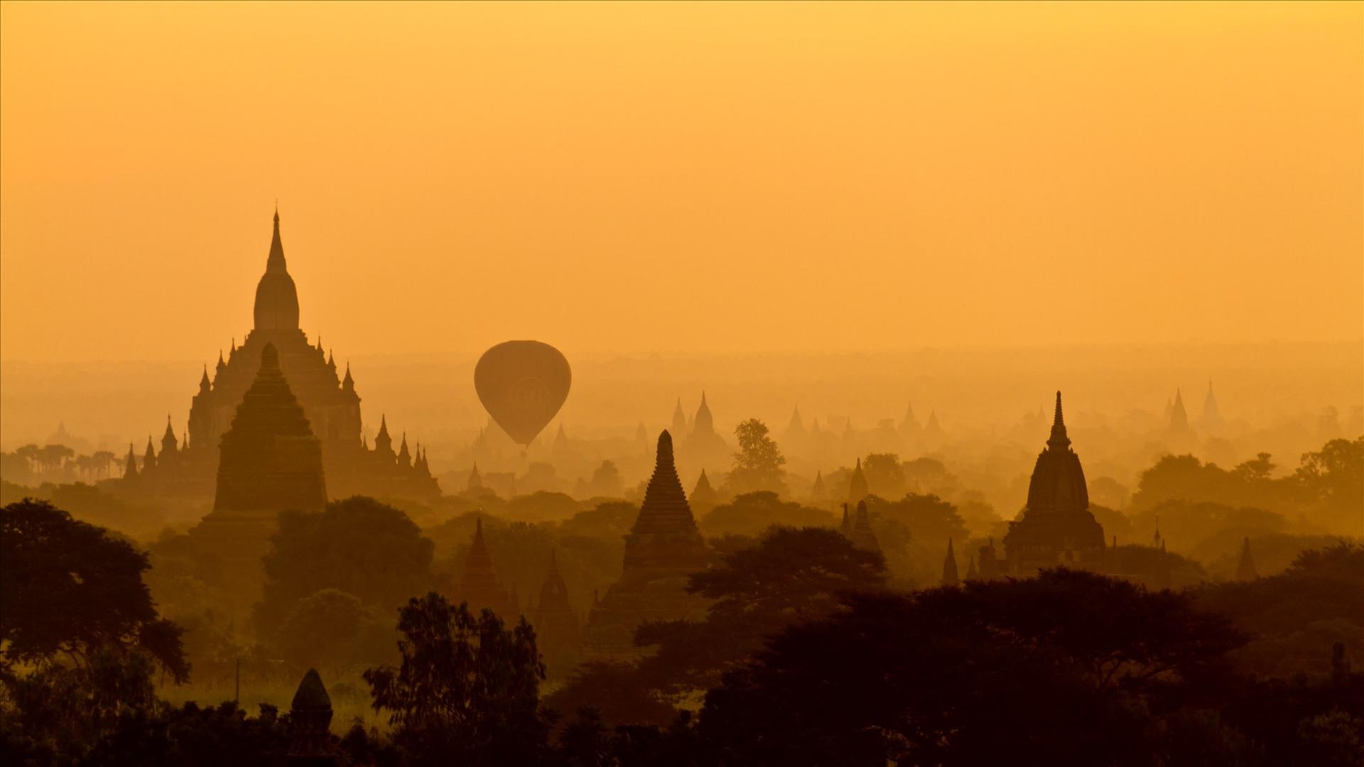 Pixel / 1300x957. Temple, Bagan