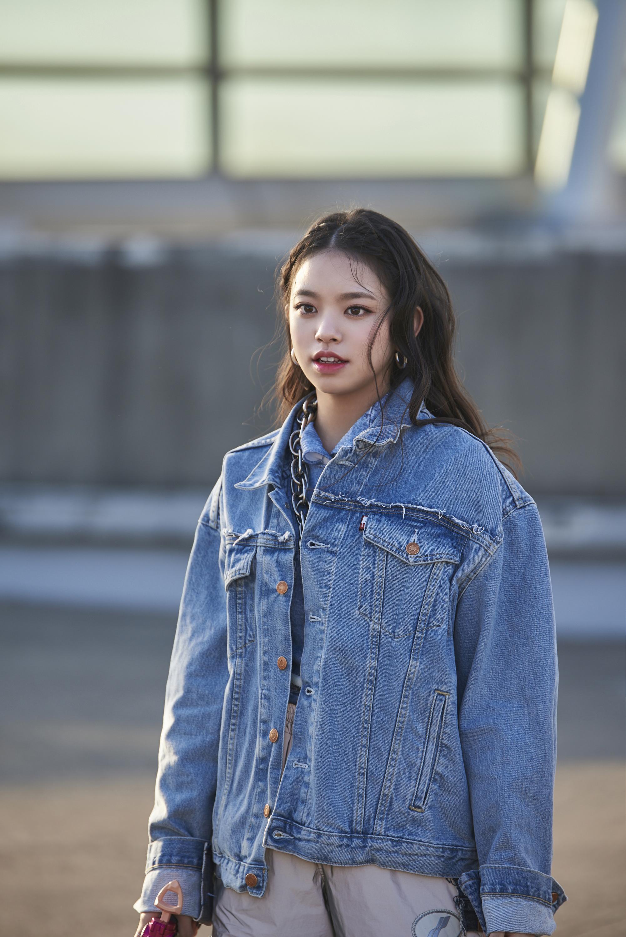 Cherry Bullet image 'Q and A' MV behind HD wallpaper