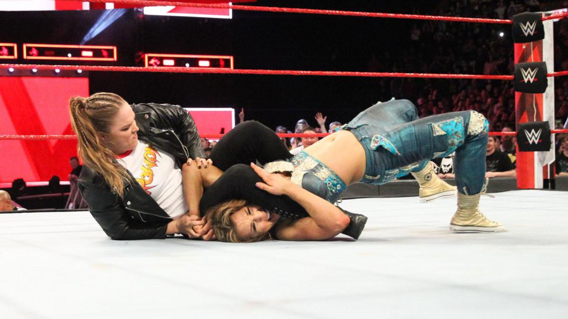 WWE Raw: Ronda Rousey rescues Natalya from attack