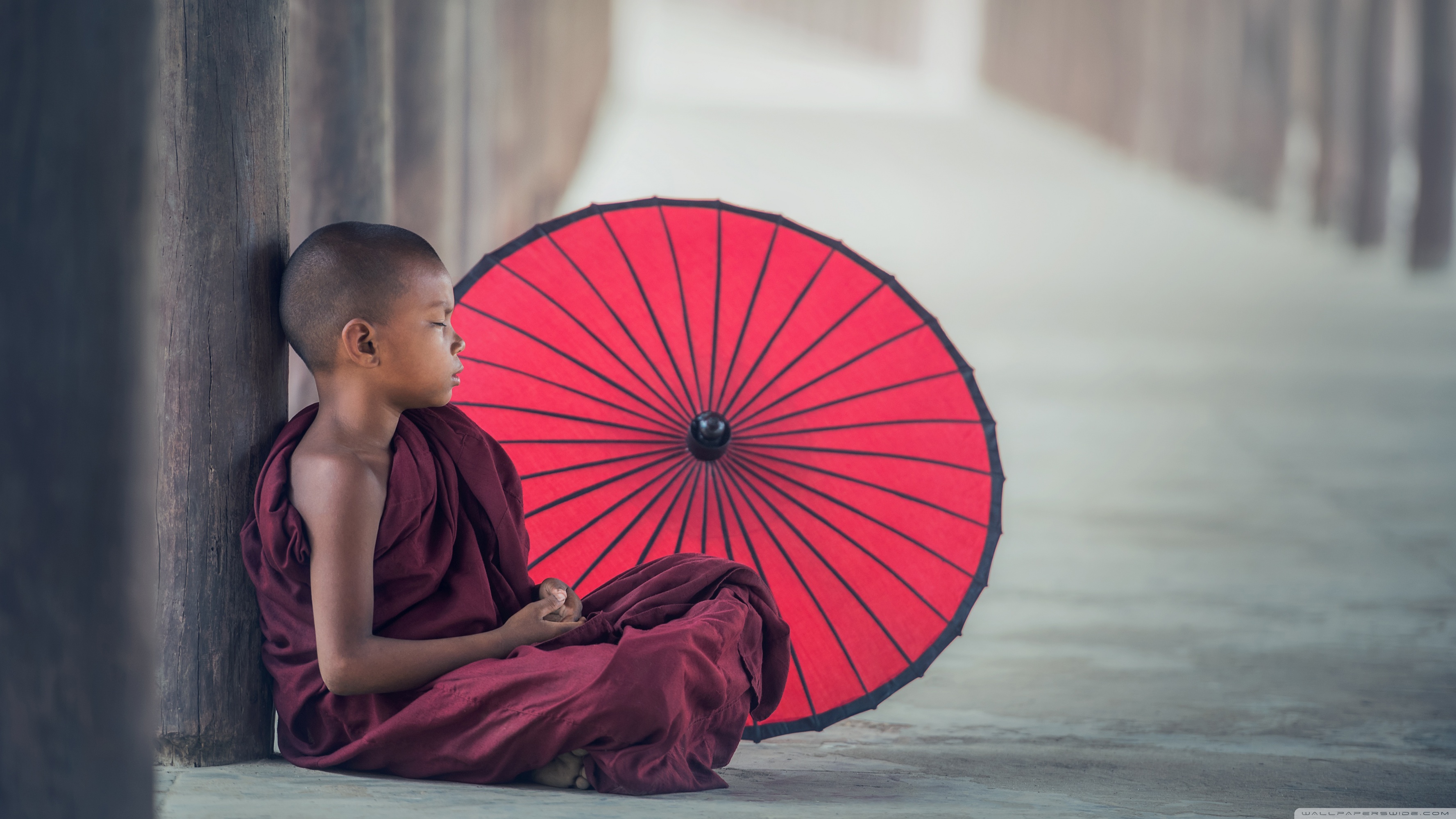 Young Buddhist Monk Meditating ❤ 4K HD Desktop Wallpaper for 4K