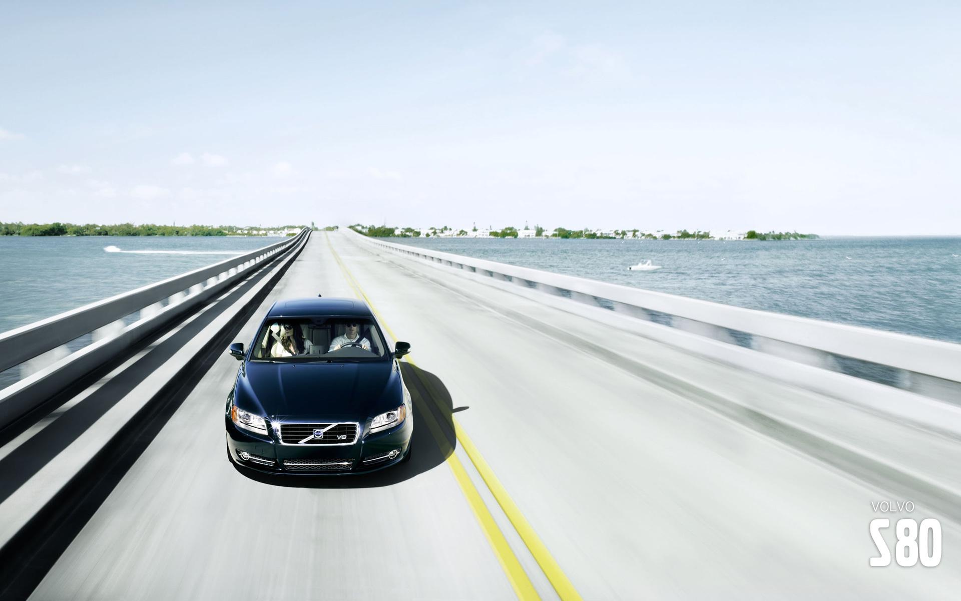 Volvo S80 is on Miami bridge wallpaper and image