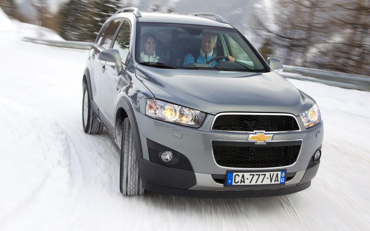 Chevrolet Captiva SUV Car Wallpaper