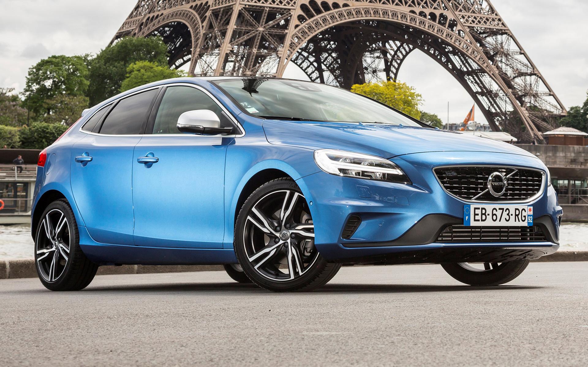 99 Volvo V40 Stock Photos, High-Res Pictures, and Images - Getty Images