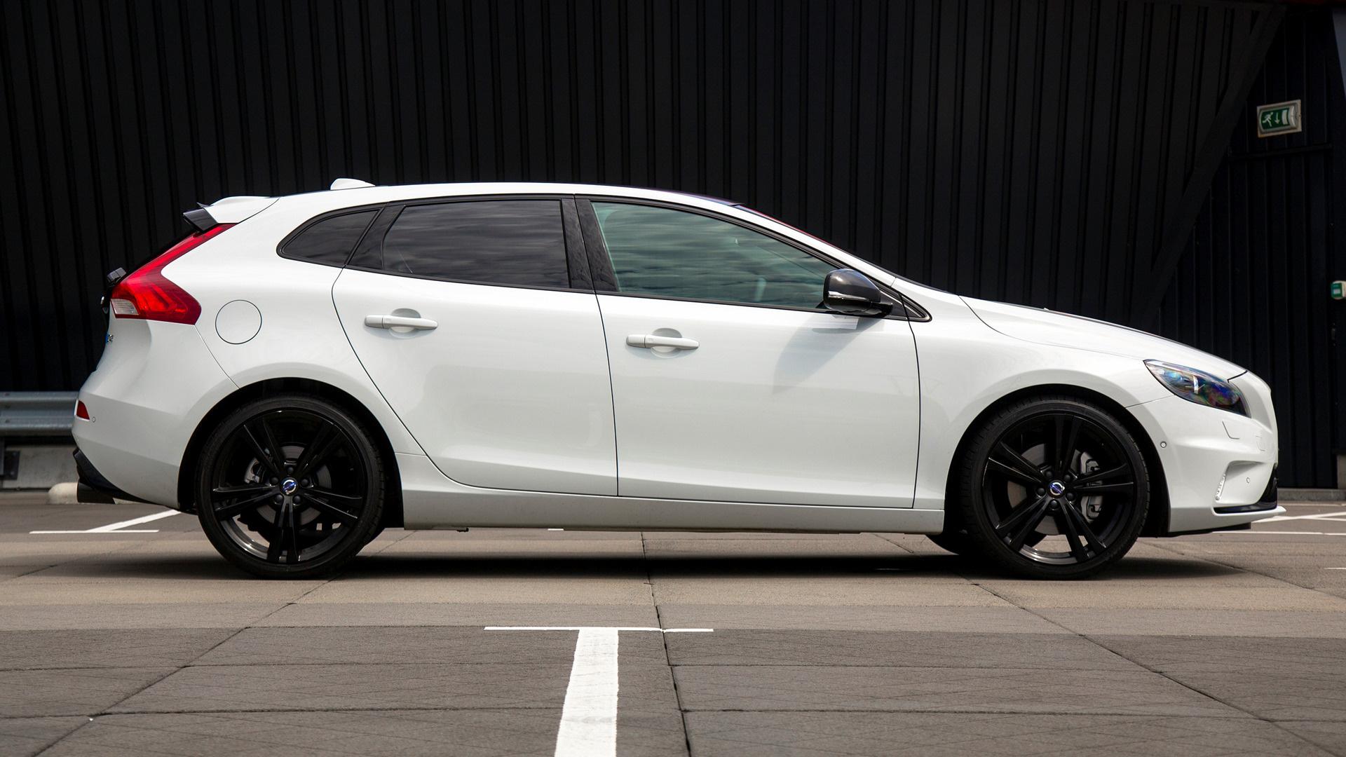 Volvo V40 Carbon Edition and HD Image