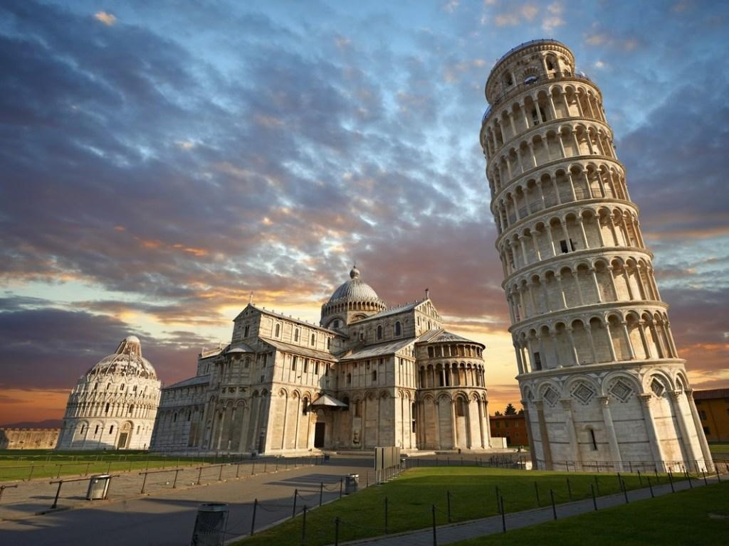 Leaning Tower of Pisa #Photo