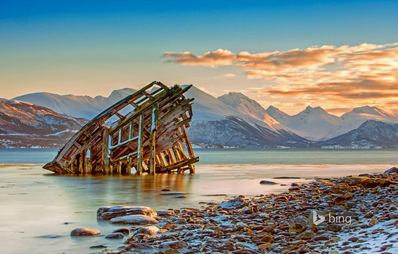 Wallpaper sea, mountains, Norway, Tromso, the wreckage of the ship