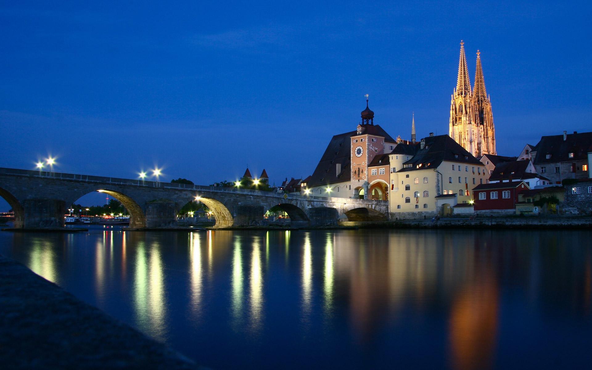 Steinerne Bruecke Regensburg Wallpaper