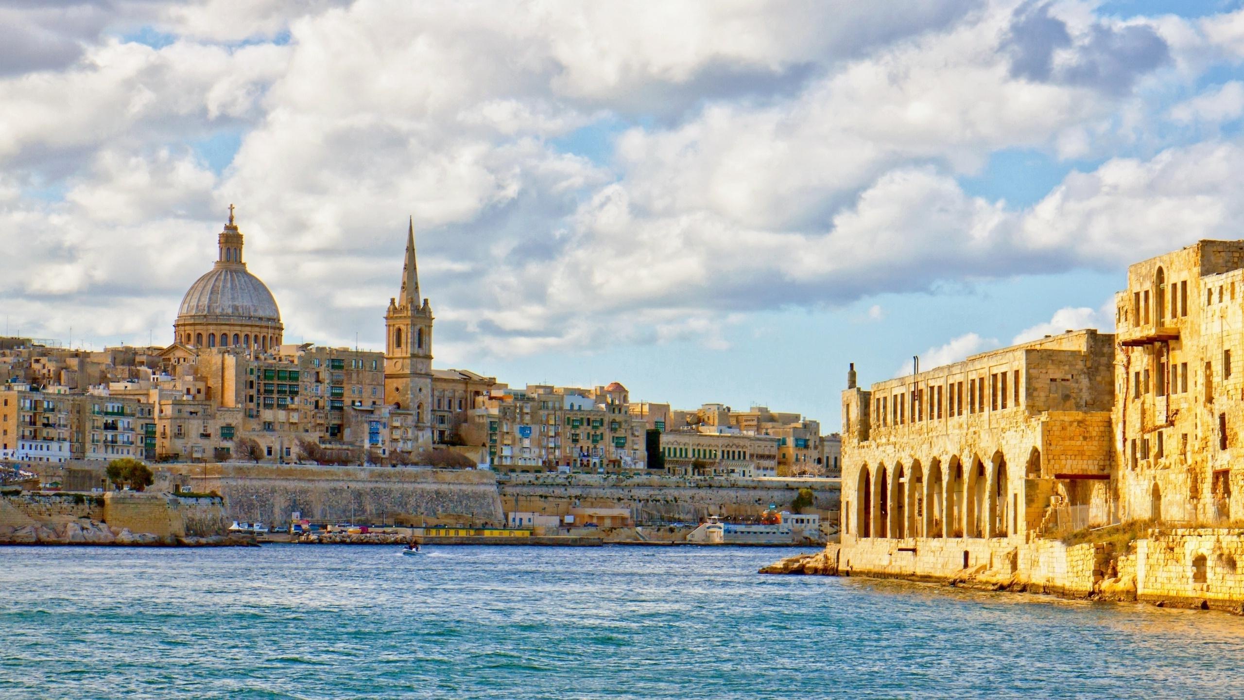Download 2560x1440 Valletta wallpaper