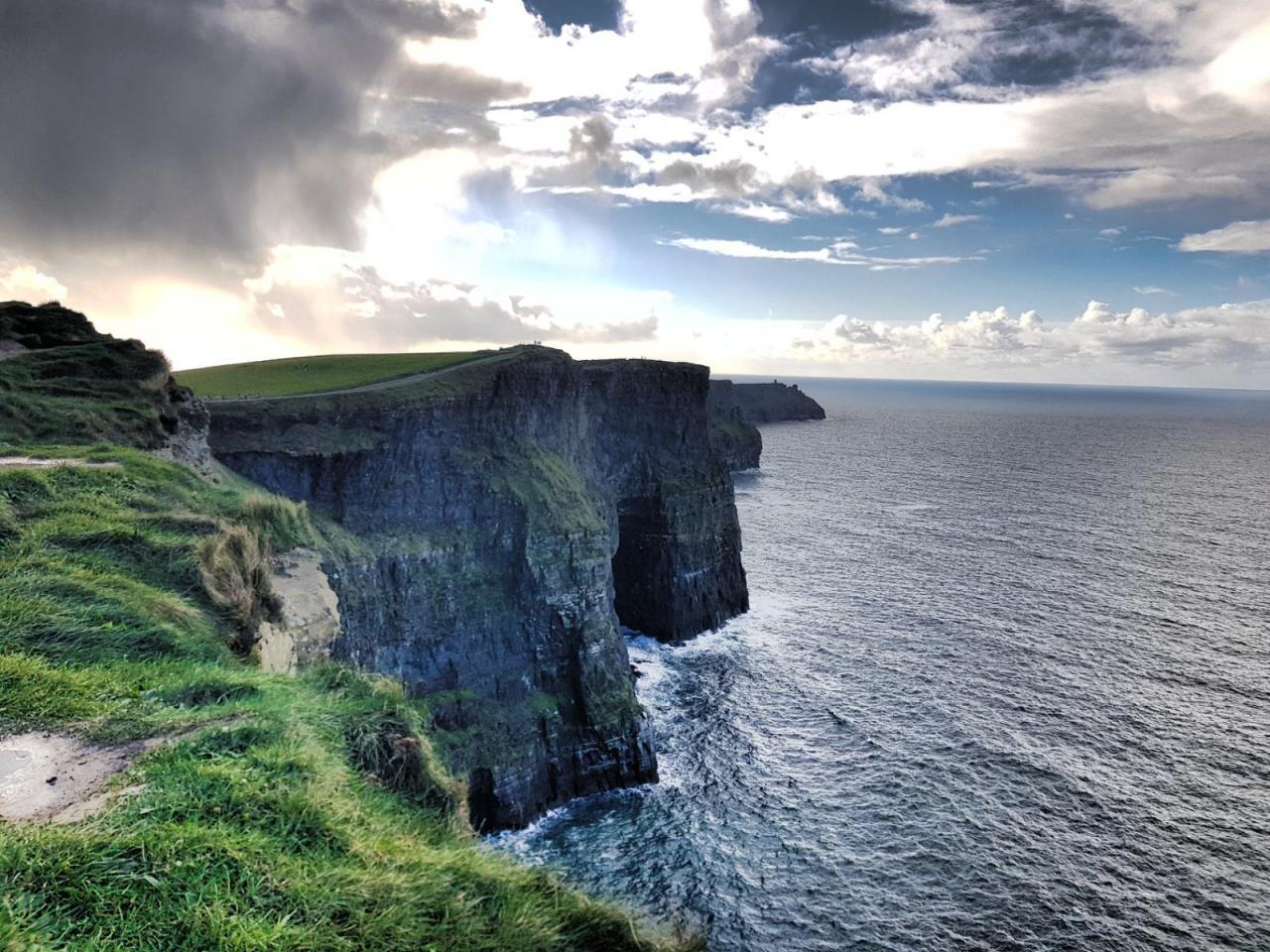 Cliffs of Moher, Ireland [4032×3024][OC] Uber Wallpaper