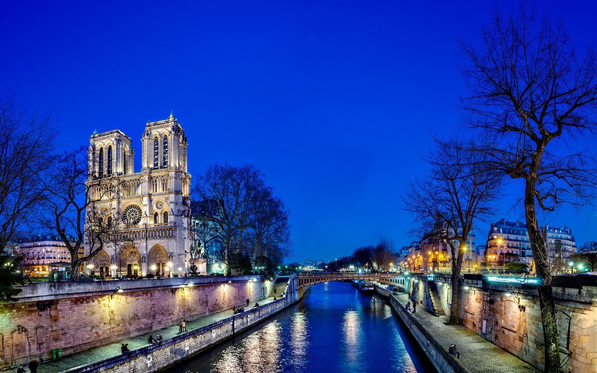 Notre Dame Cathedral Paris France Wallpaper