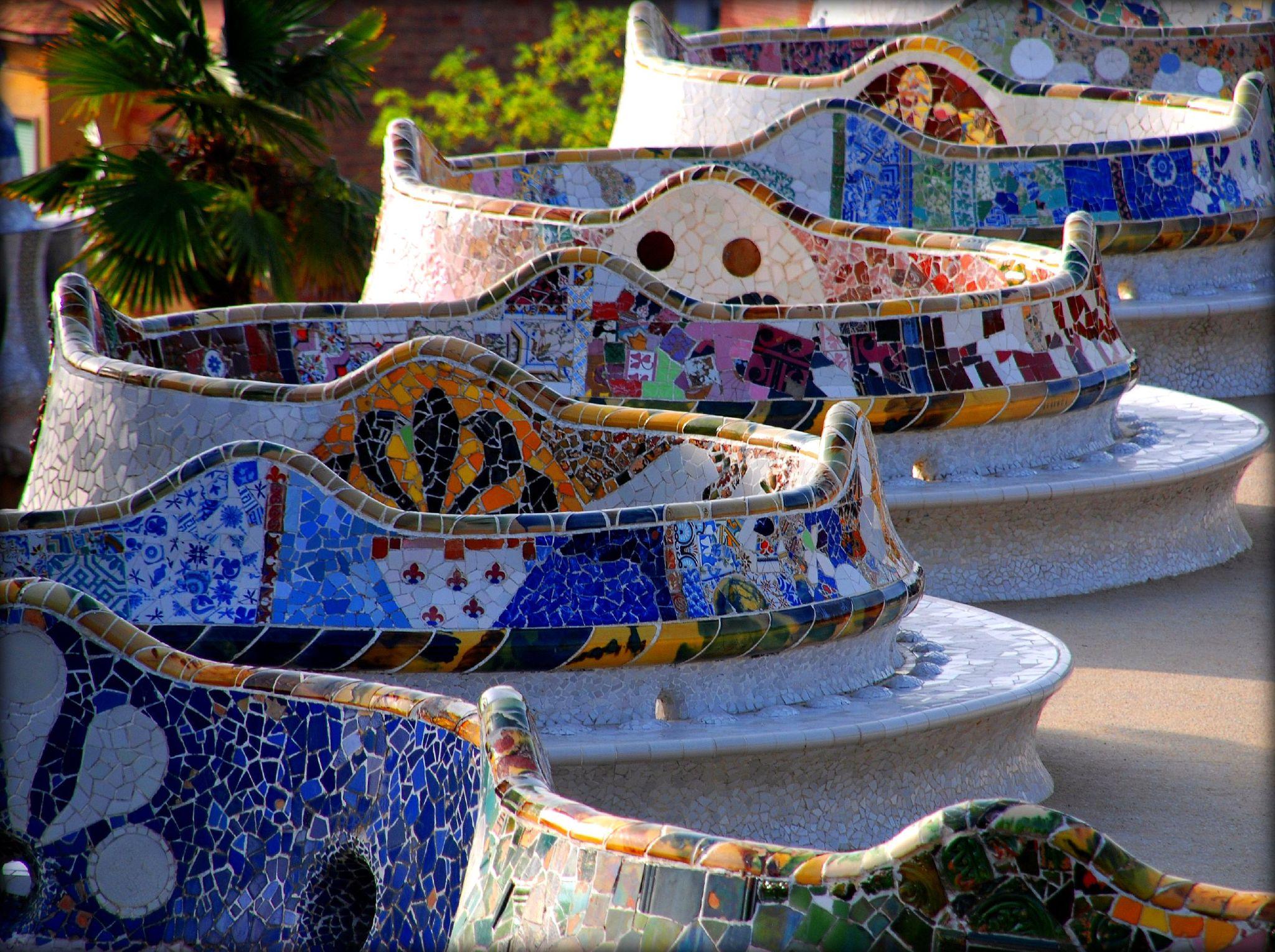 Antoni Gaudi: Stunning benches in park Güell, Barcelona! nights