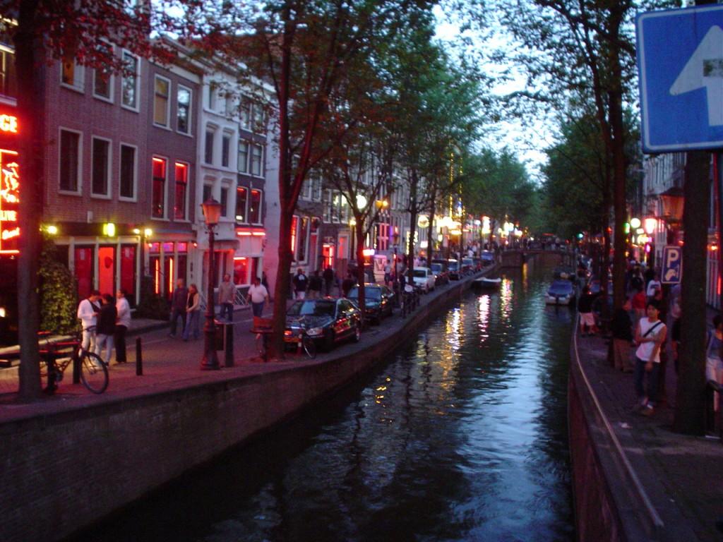 Amsterdam's Redlight District- De Wallen, To Visit or Not?