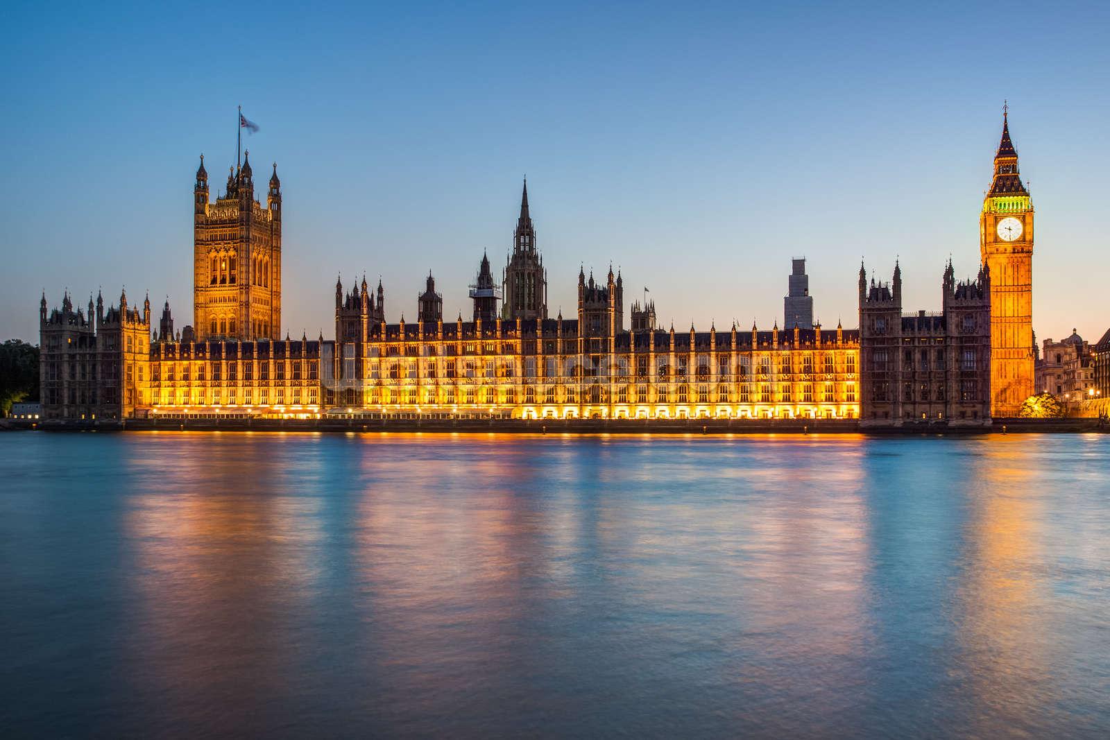 The houses of parliament фото