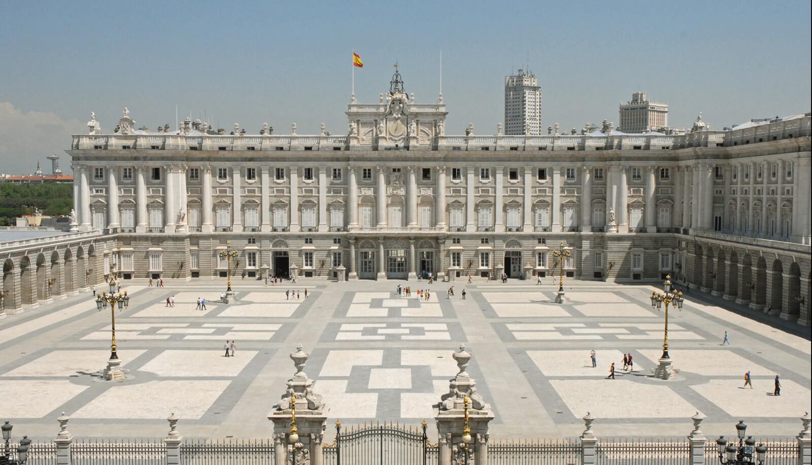 Royal Palace of Madrid Tourist Guides