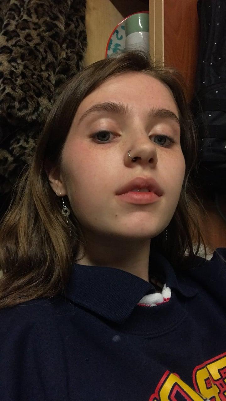 Clairo Wallpapers - Wallpaper Cave