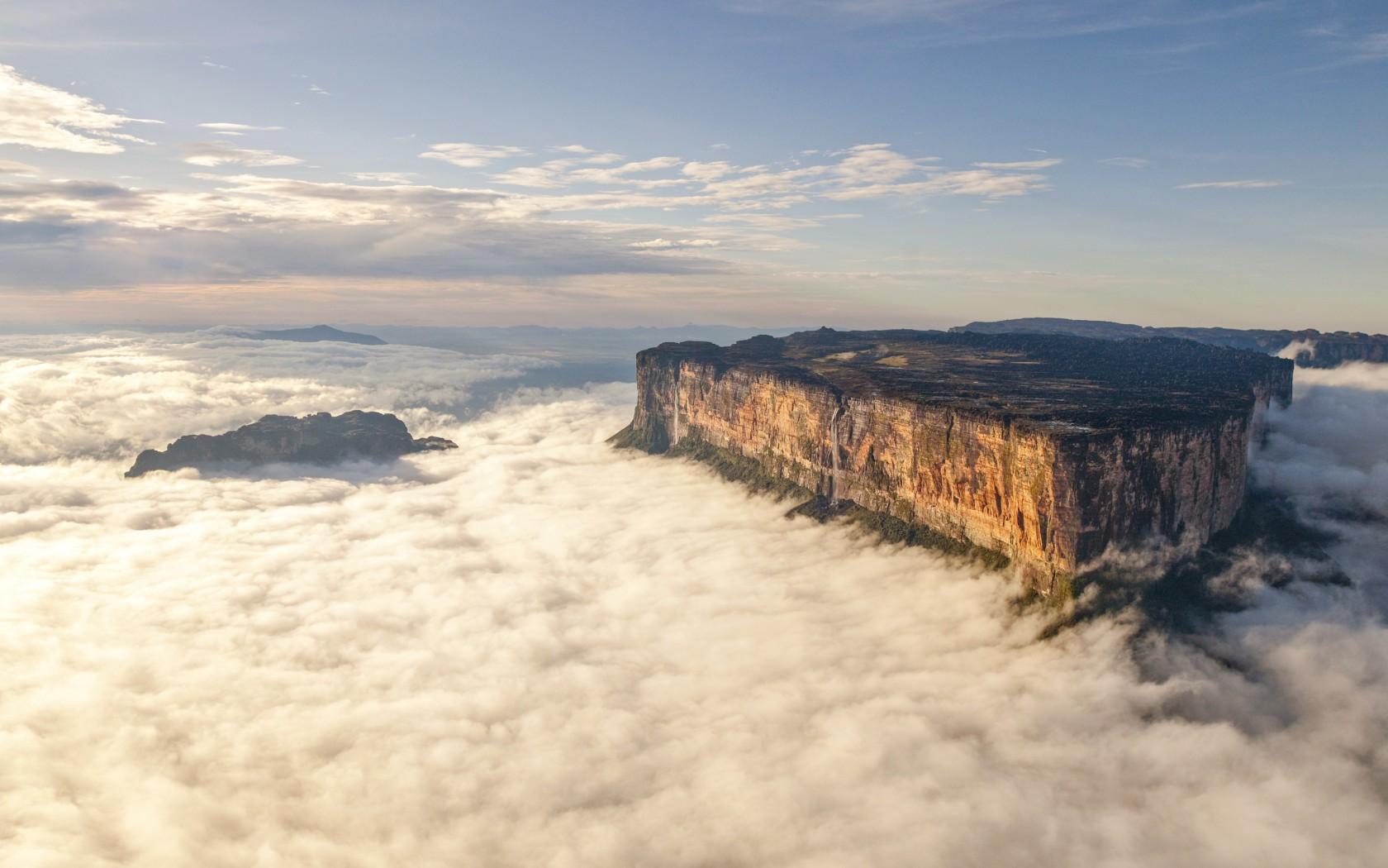 Mount Roraima ! The Oldest Geological Formations on Earth