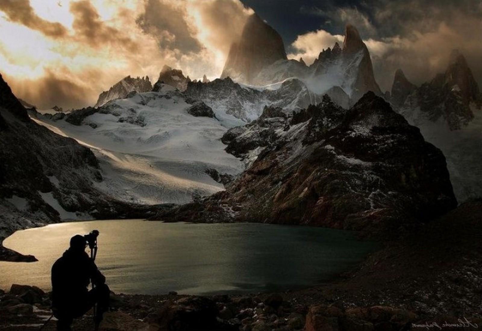 Mount Fitz Roy at Lago de Los Tres. Southern Argentina. Android