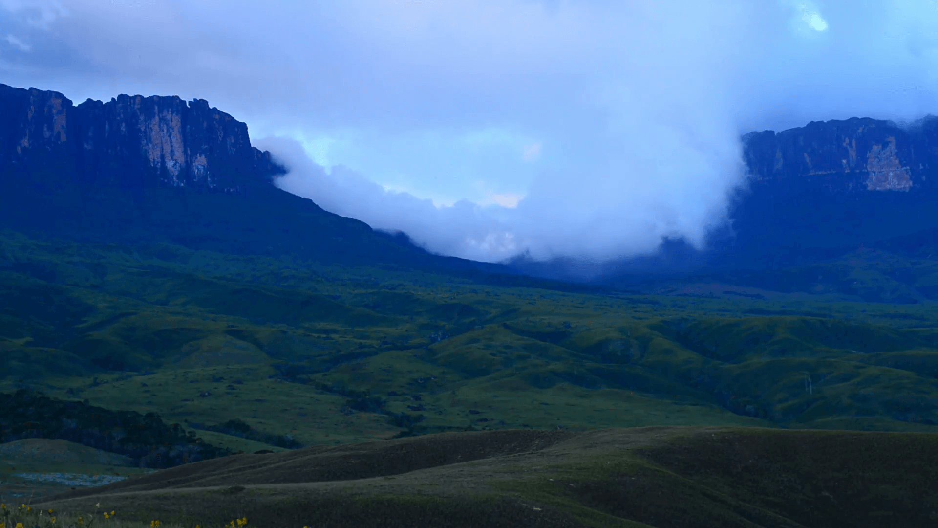 Clouds on the top of Mount Roraima in the evening in Canaima