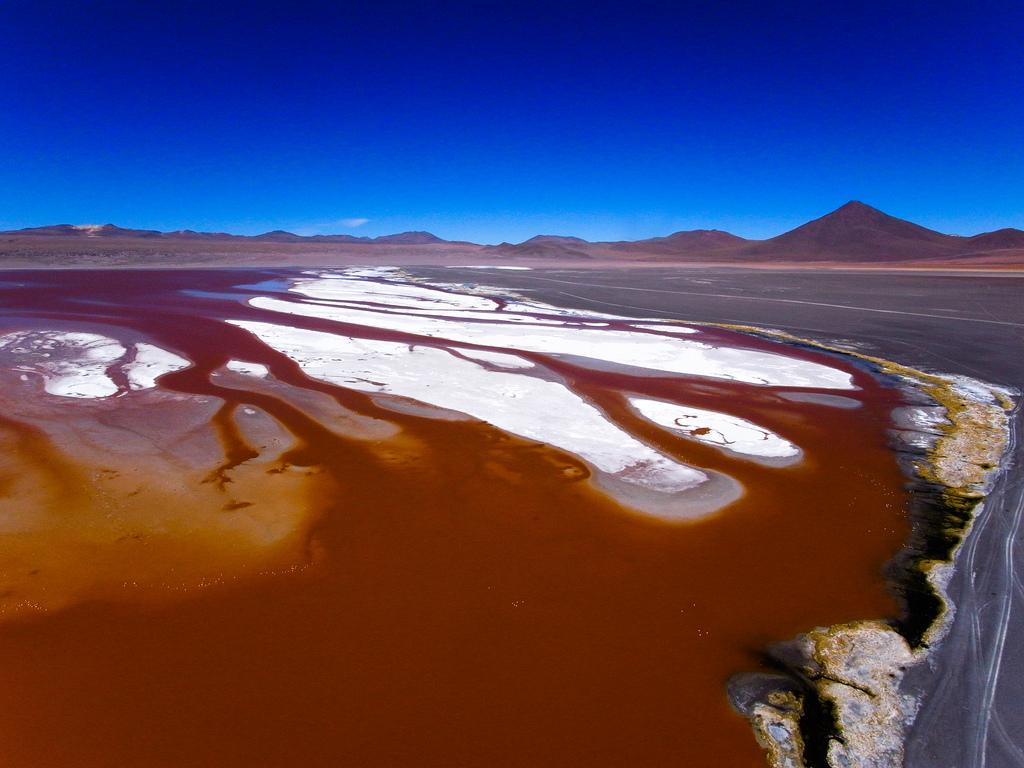 Laguna Colorada, Birth of a Salar. Laguna Colorada, Bolivi