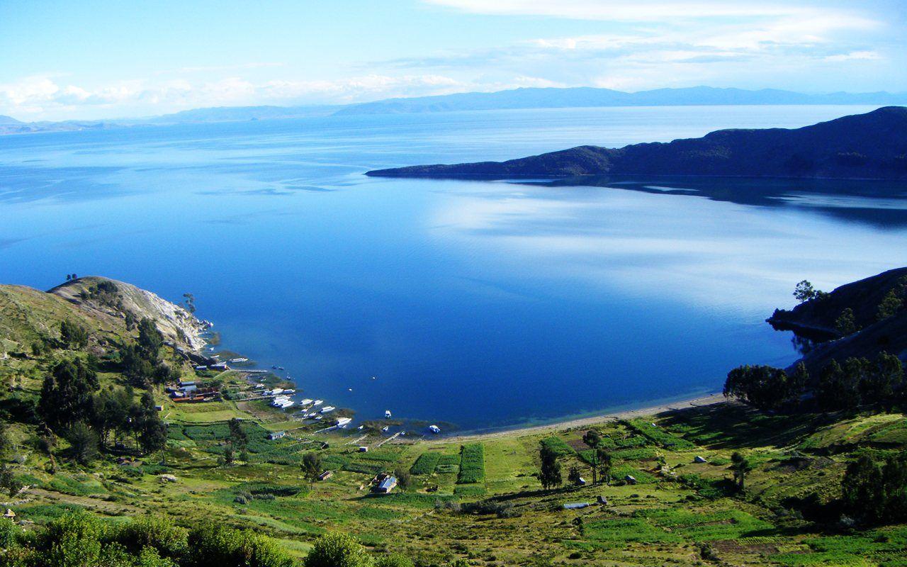 Lago Titicaca, en la frontera entre Perú y Bolivia. Places I Would