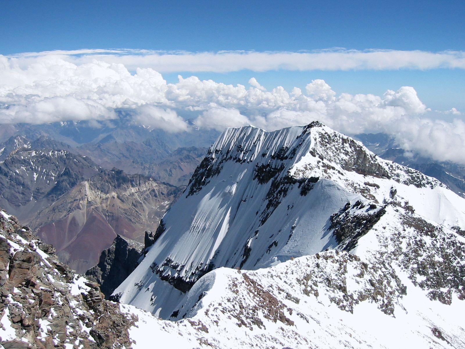 El Aconcagua es una montaña ubicada íntegramente en la provincia de