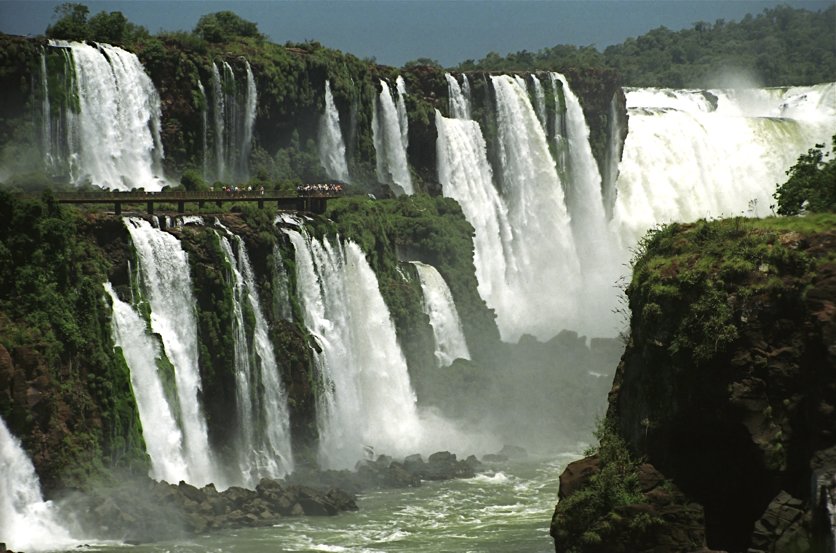 2792x1848px 1351.22 KB Iguazu Falls