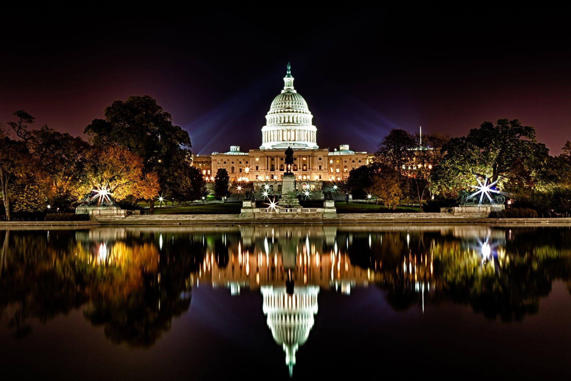 Beautiful Night Time Wallpaper Of The United States Capitol Building