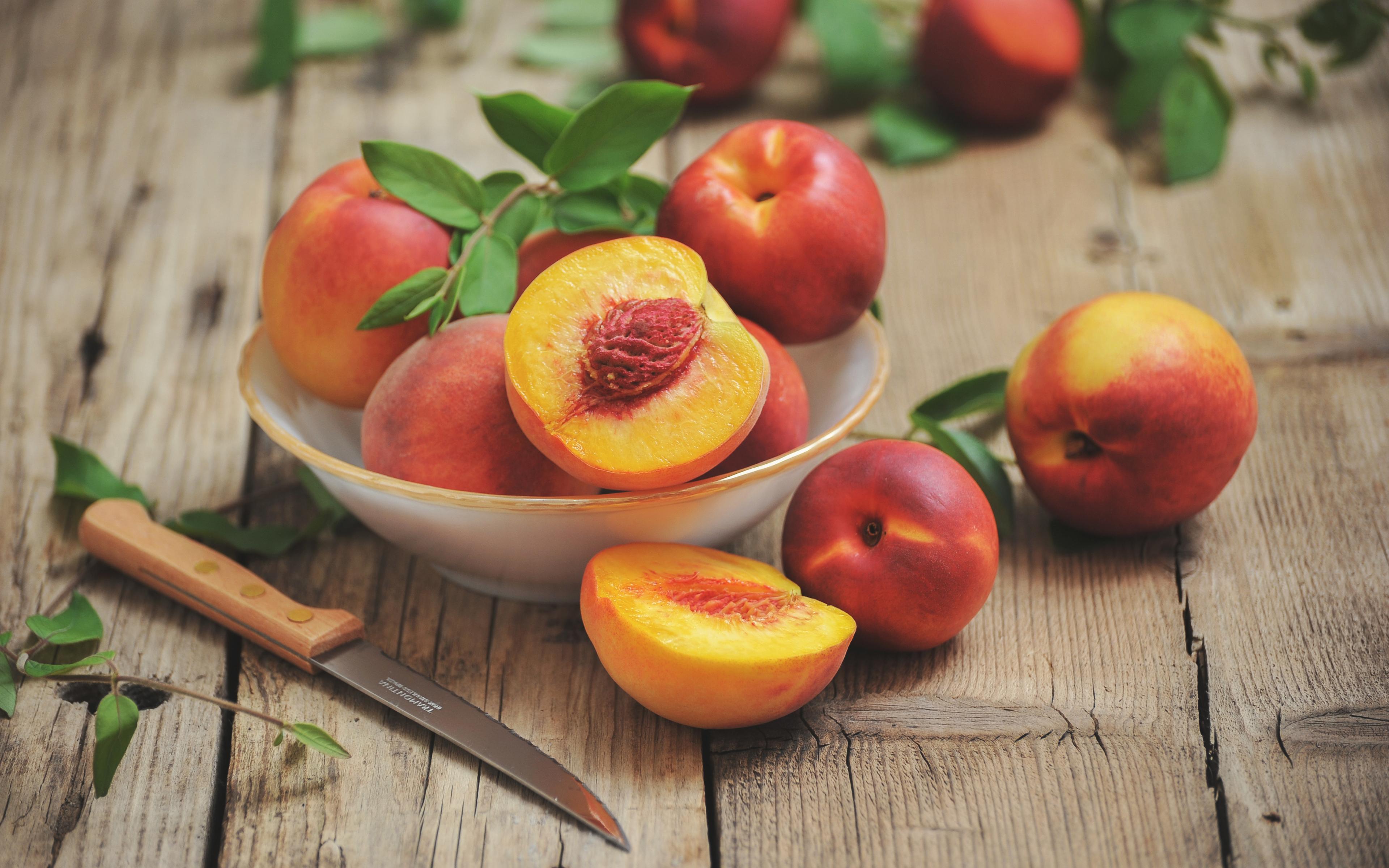 Download Wallpaper 4k, Peaches, Close Up, Fresh Fruit, Summer