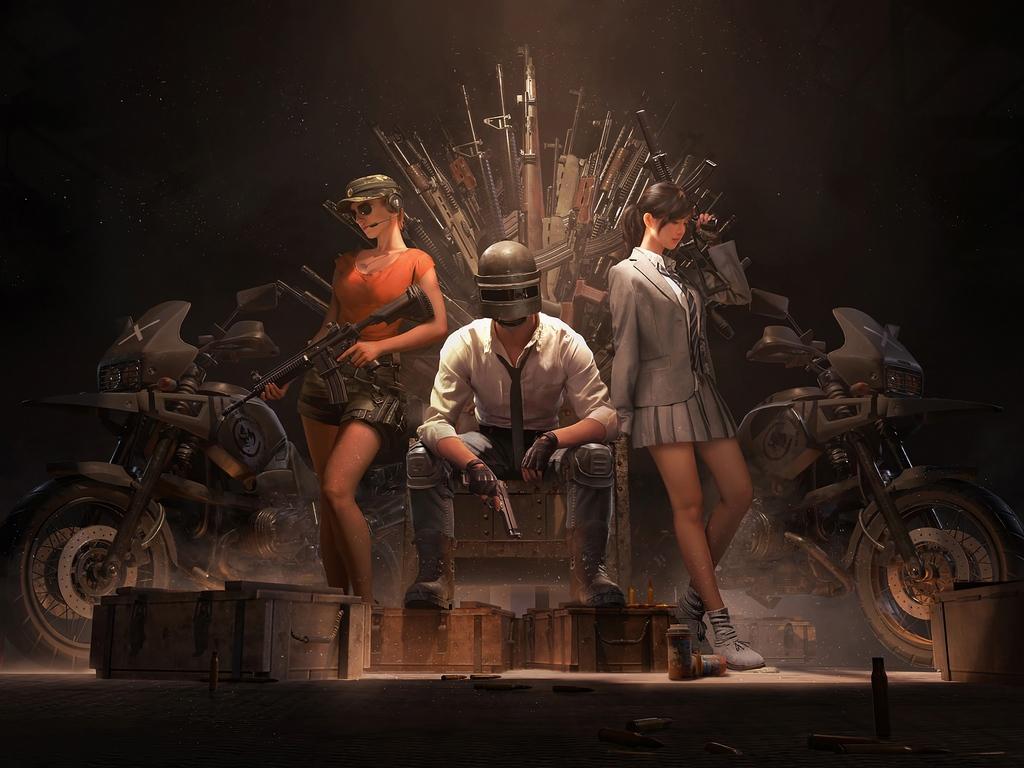 Pubg Helmet Guy With Girls And Guns 4k 1024x768 Resolution