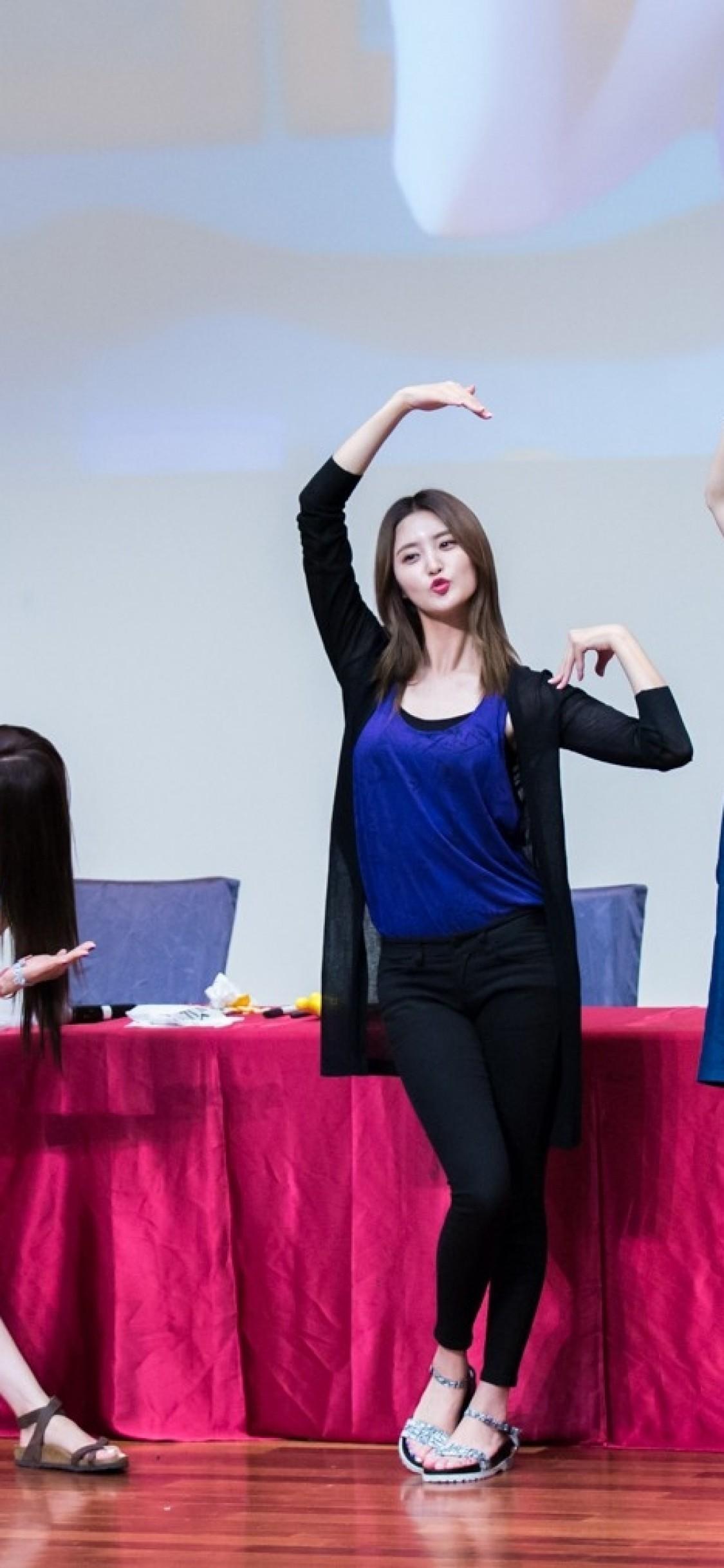 Download 1125x2436 Exid, Hyelin, Hani, Park Jeong Hwa, Solji, Kpop