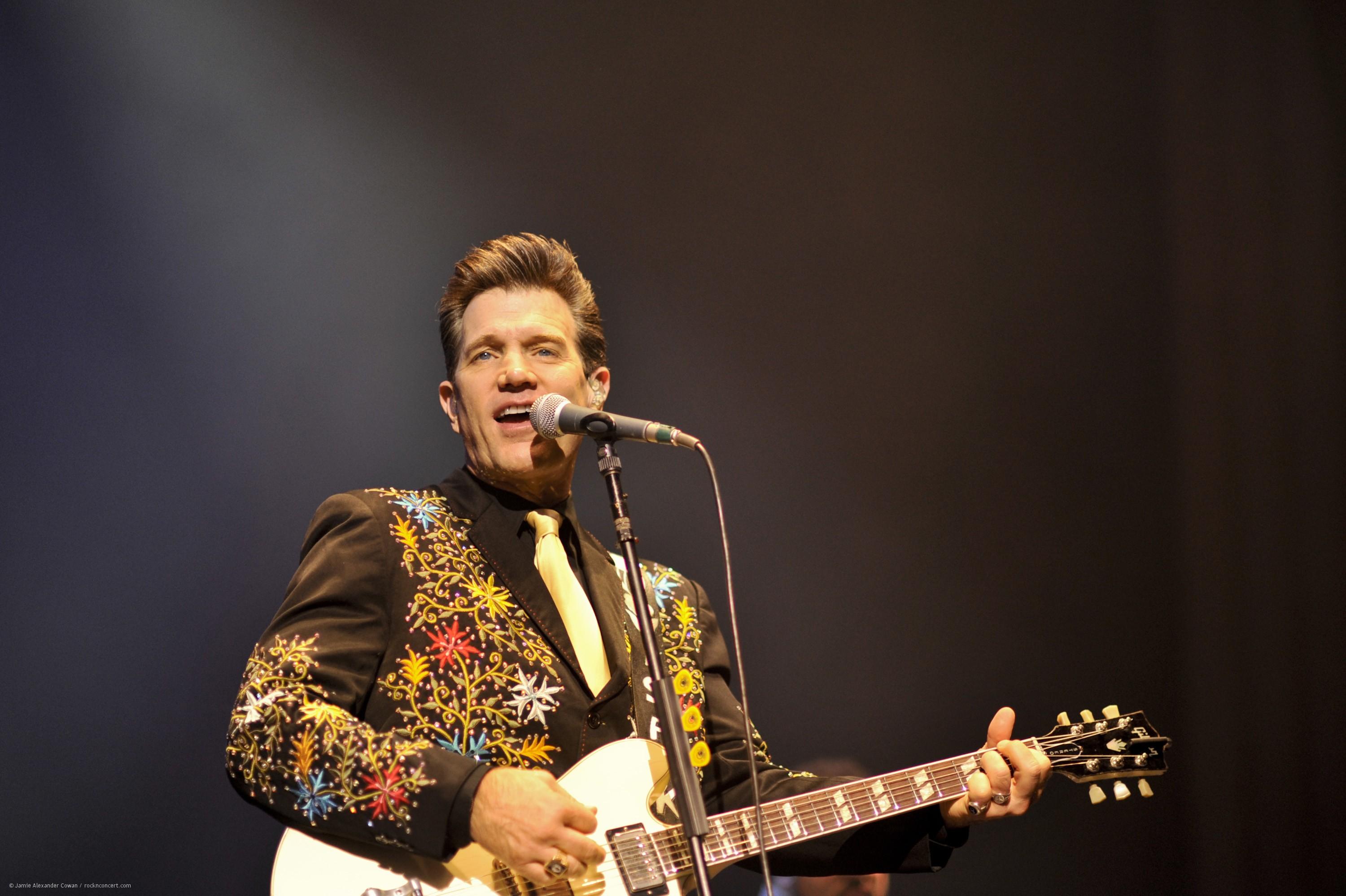 Picture of Chris Isaak Of Celebrities