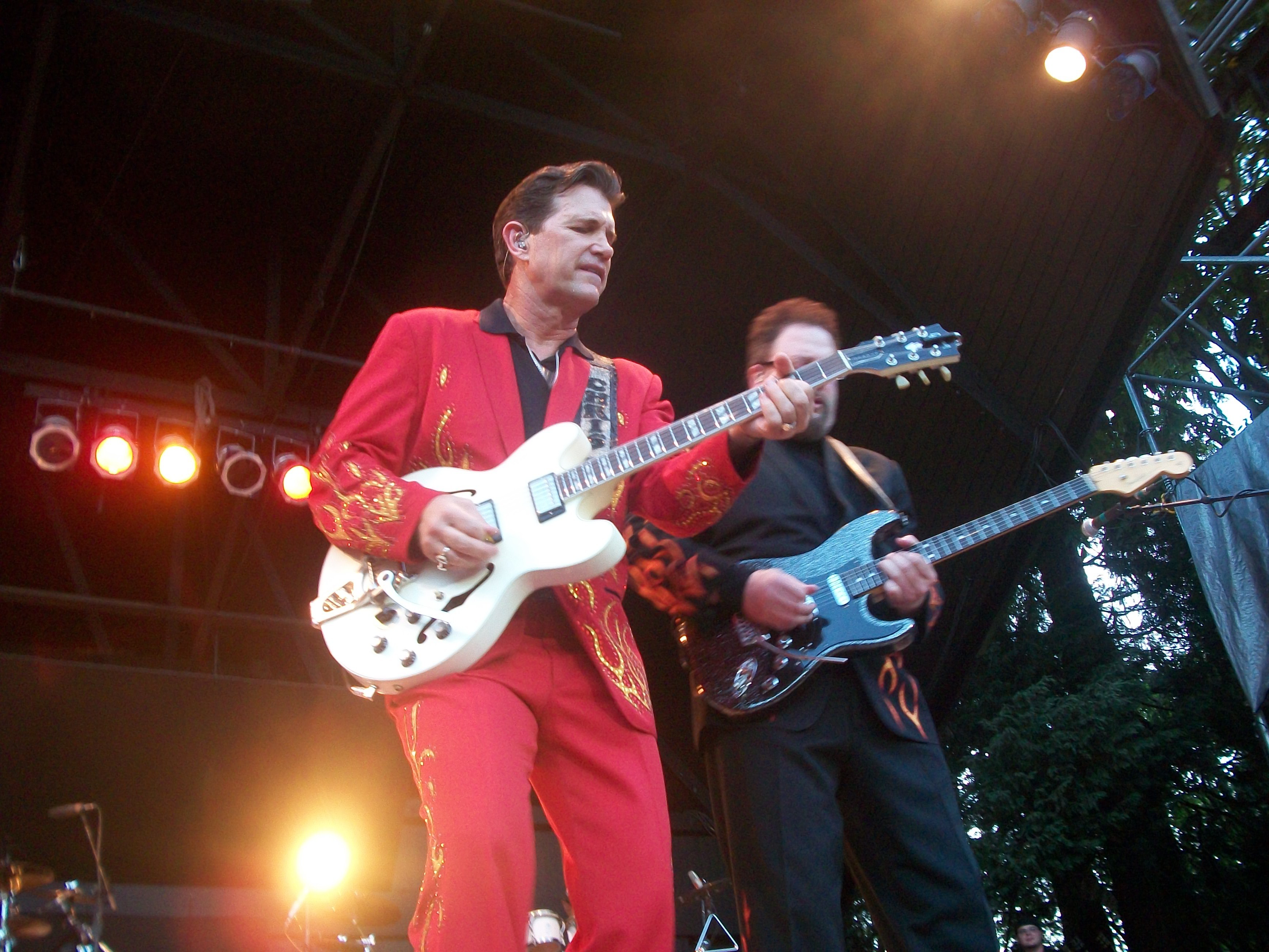 Chris Isaak Wallpaper Image Photo Picture Background