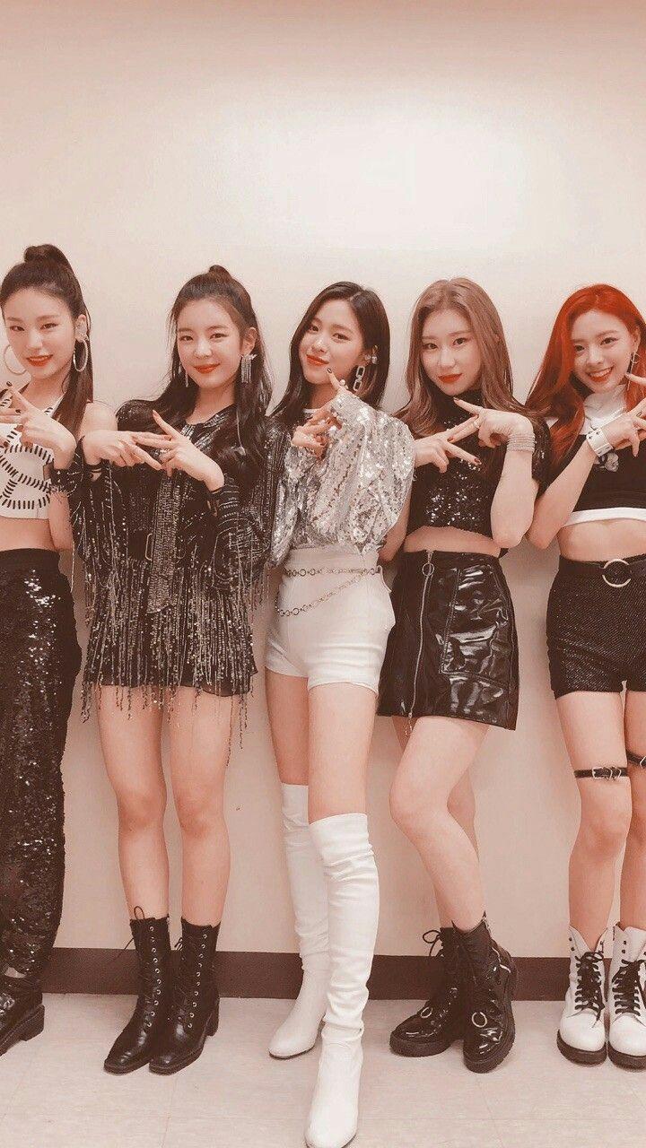 Lockscreen Itzy Aesthetic Wallpaper - itzy 2020