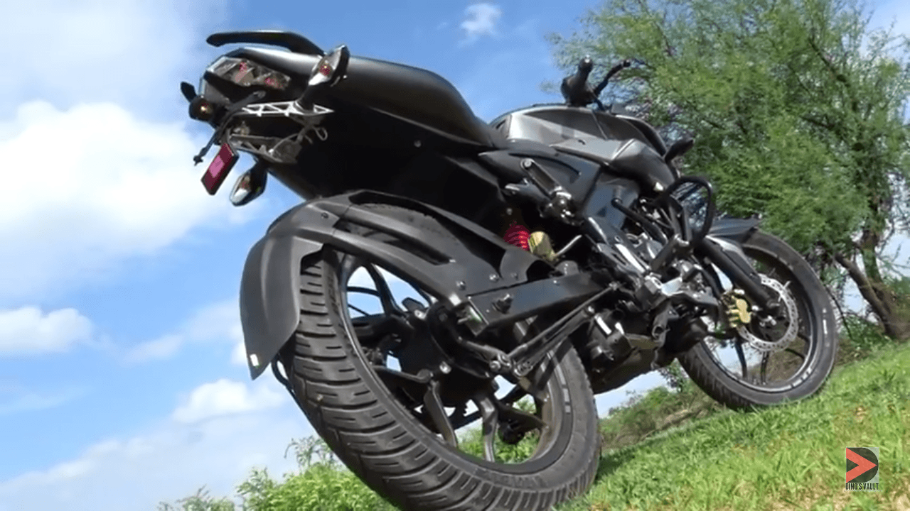 Bajaj Pulsar NS 160 Launched in India. Price, Engine, Specs