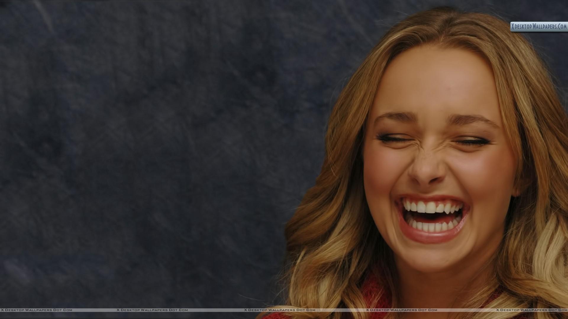 Hayden Panettiere Laughing Madly Wallpaper