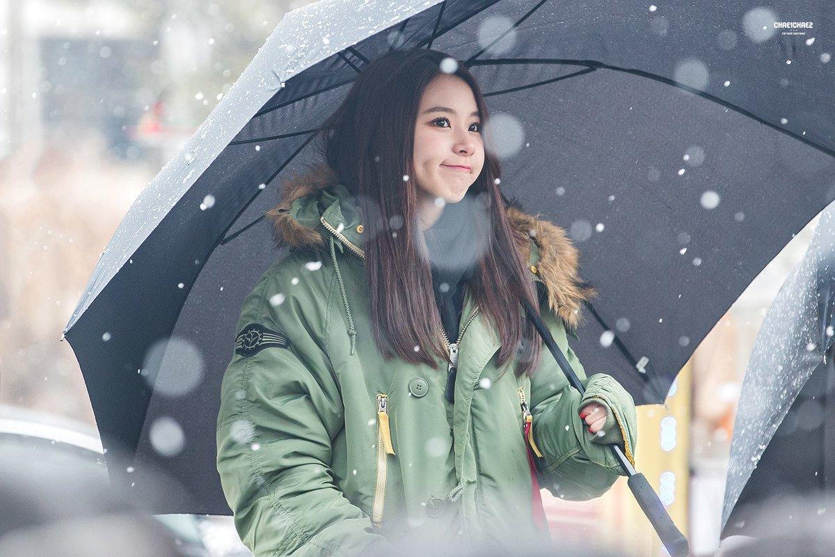 Twice Chae Young Wallpaper