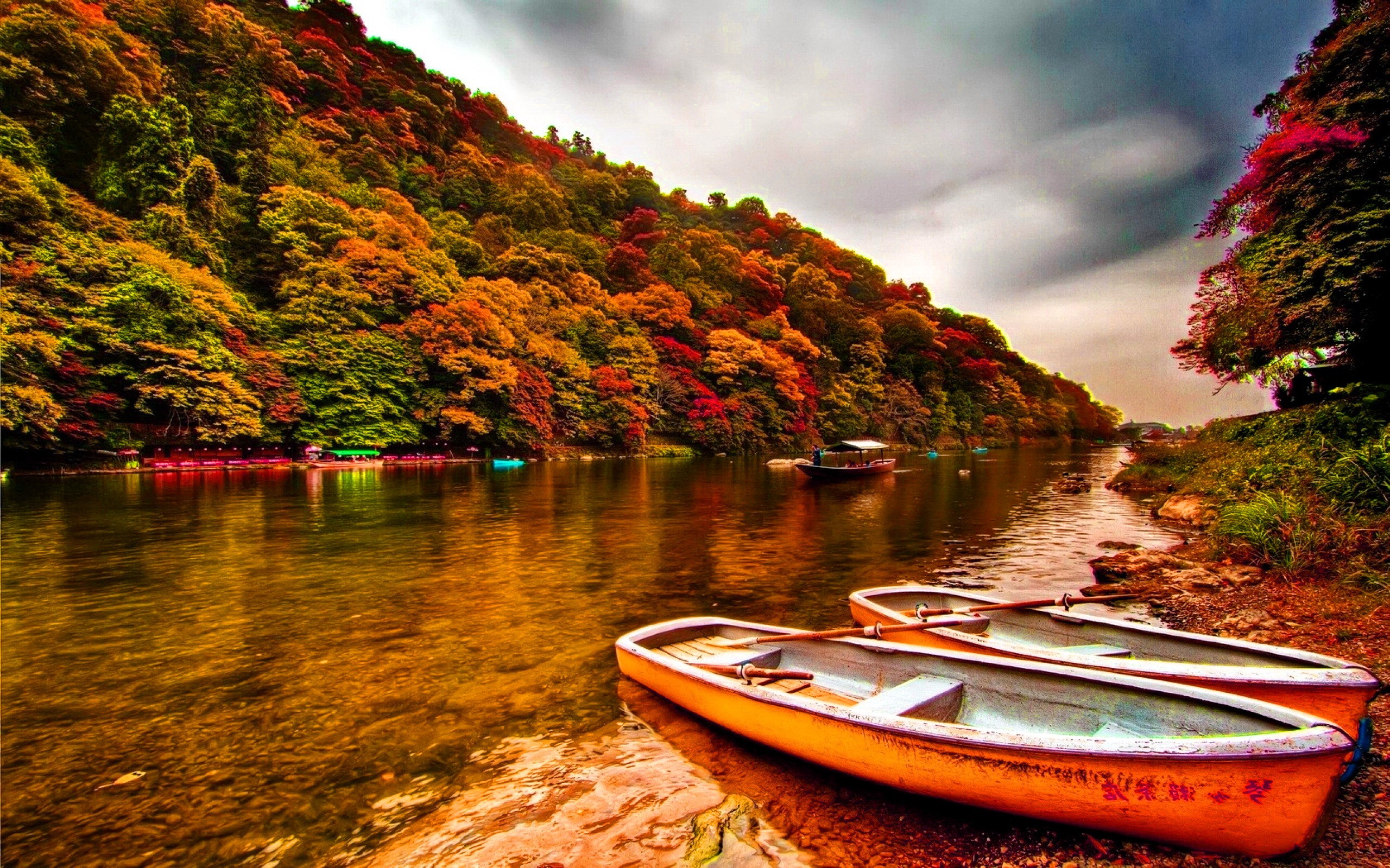Boats on the riverbank wallpaper. PC
