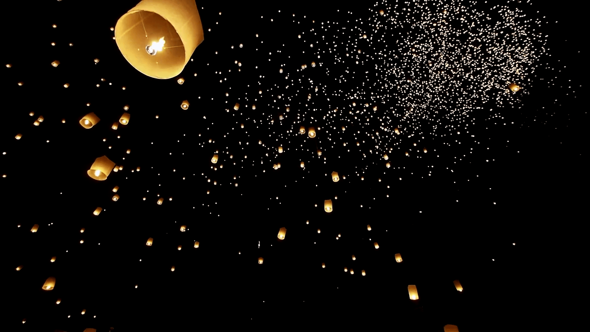 Loi Krathong Festival, Floating Lanterns in the Night Sky in Chiang