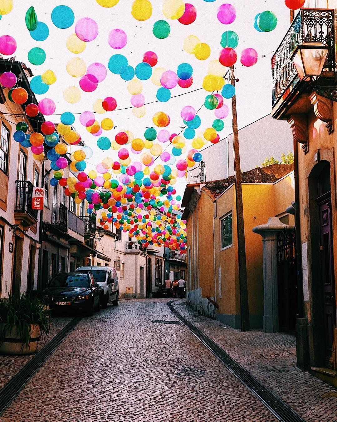 Color & imagination take over the city of Águeda in Portugal