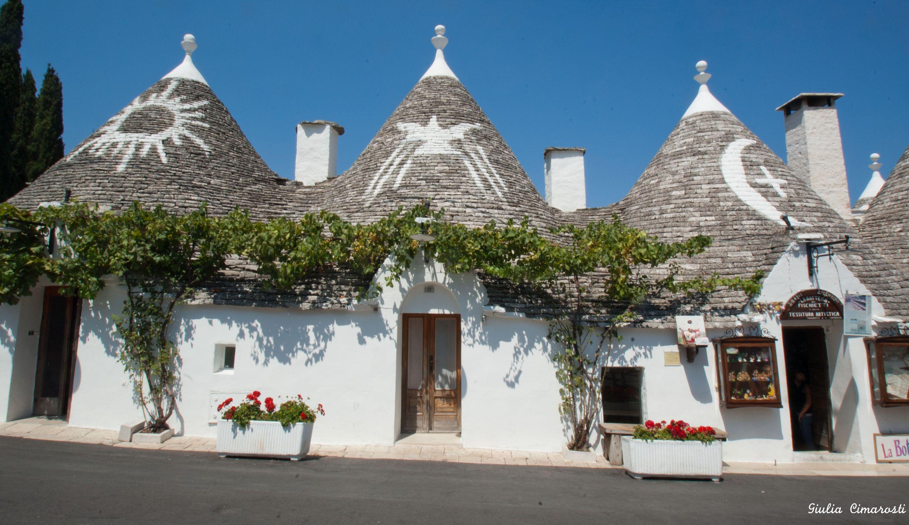 The Trulli in Italy [2560x1600]. Beautiful Wallpaper. Italy