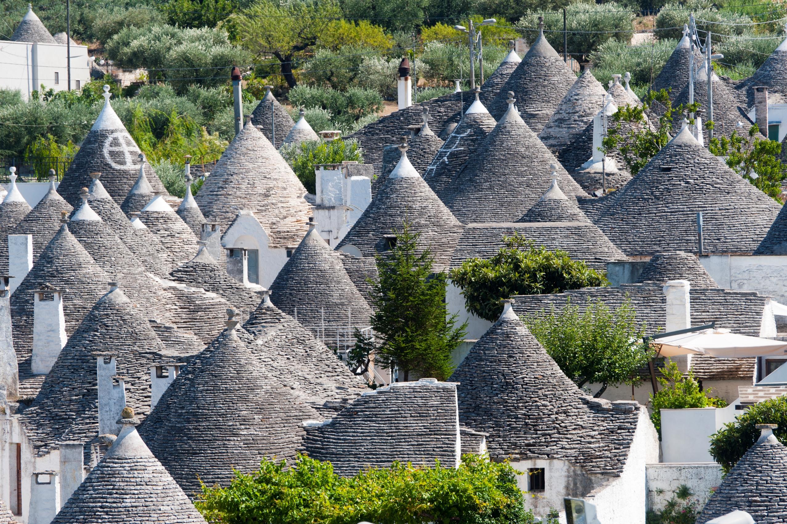 2554x1699px Alberobello 5021.27 KB