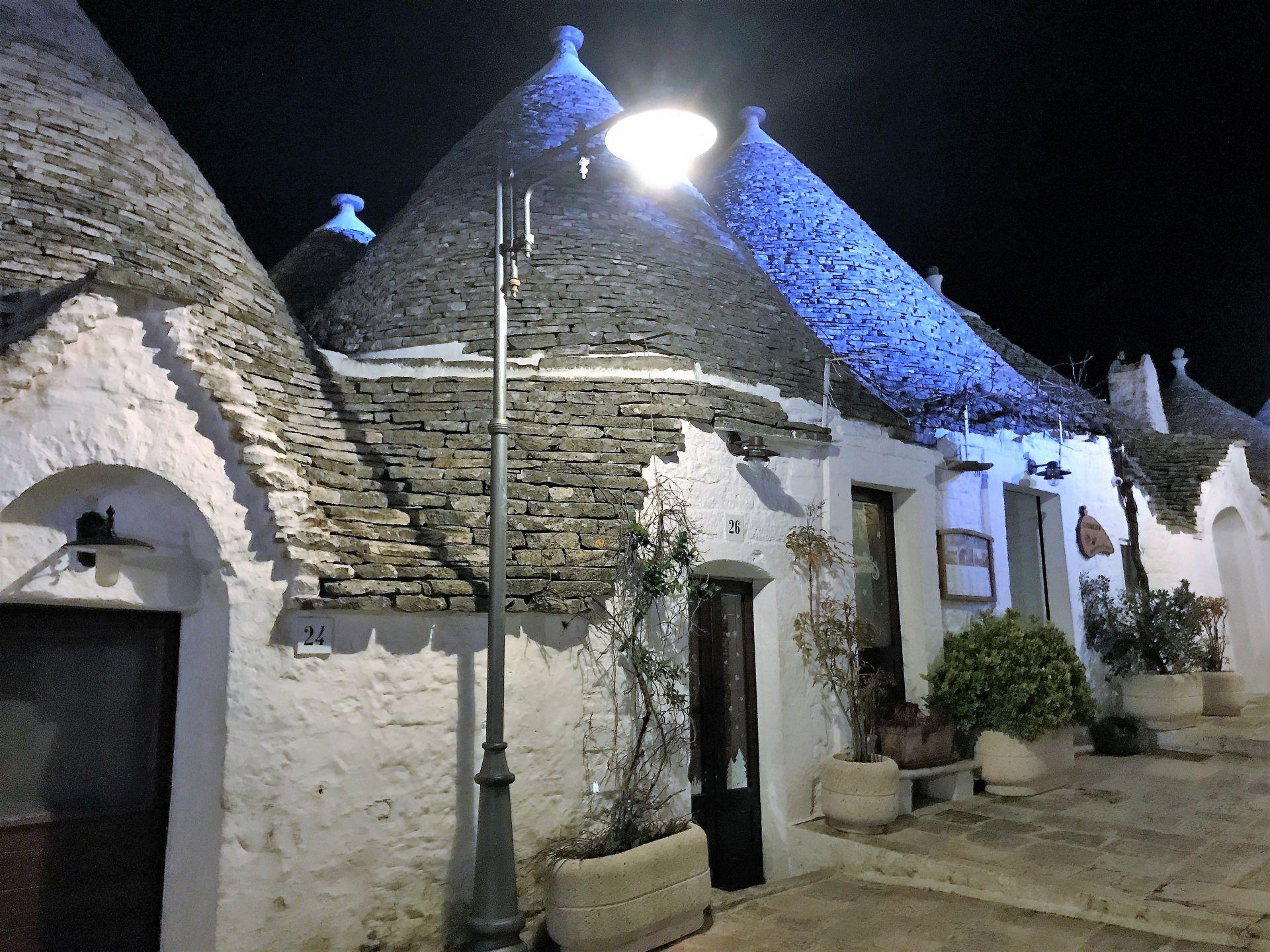 ALBEROBELLO, THE TOWN OF TRULLI in Montenegro :)