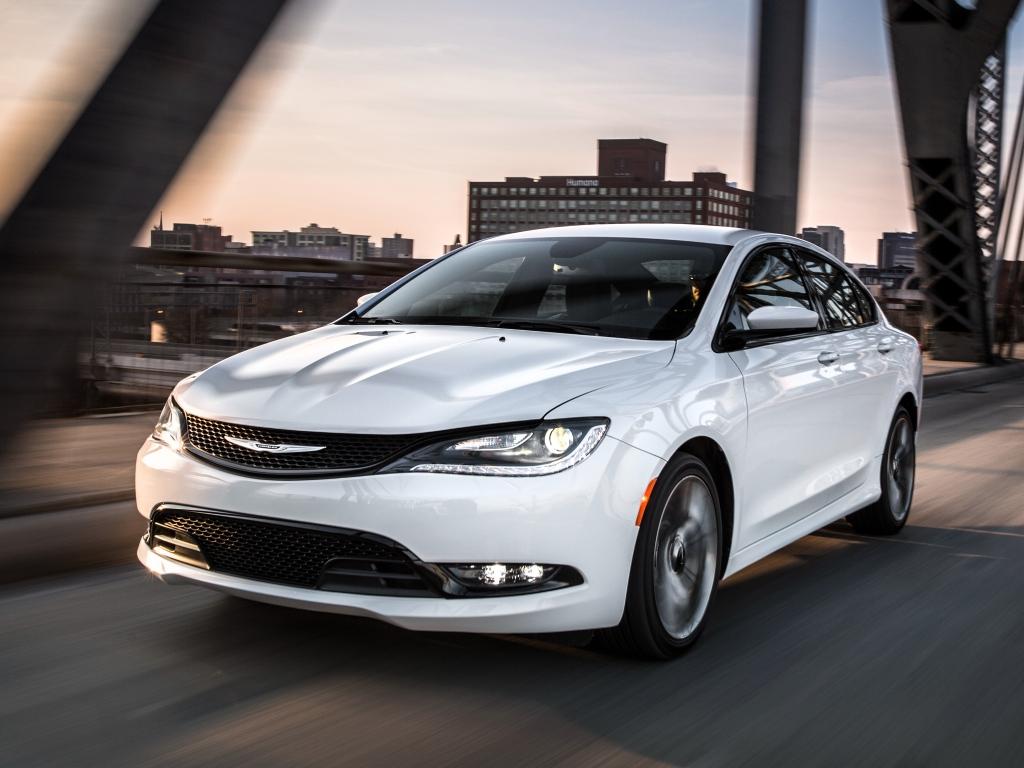 Chrysler 200 Tail Light High Resolution Wallpaper. Car