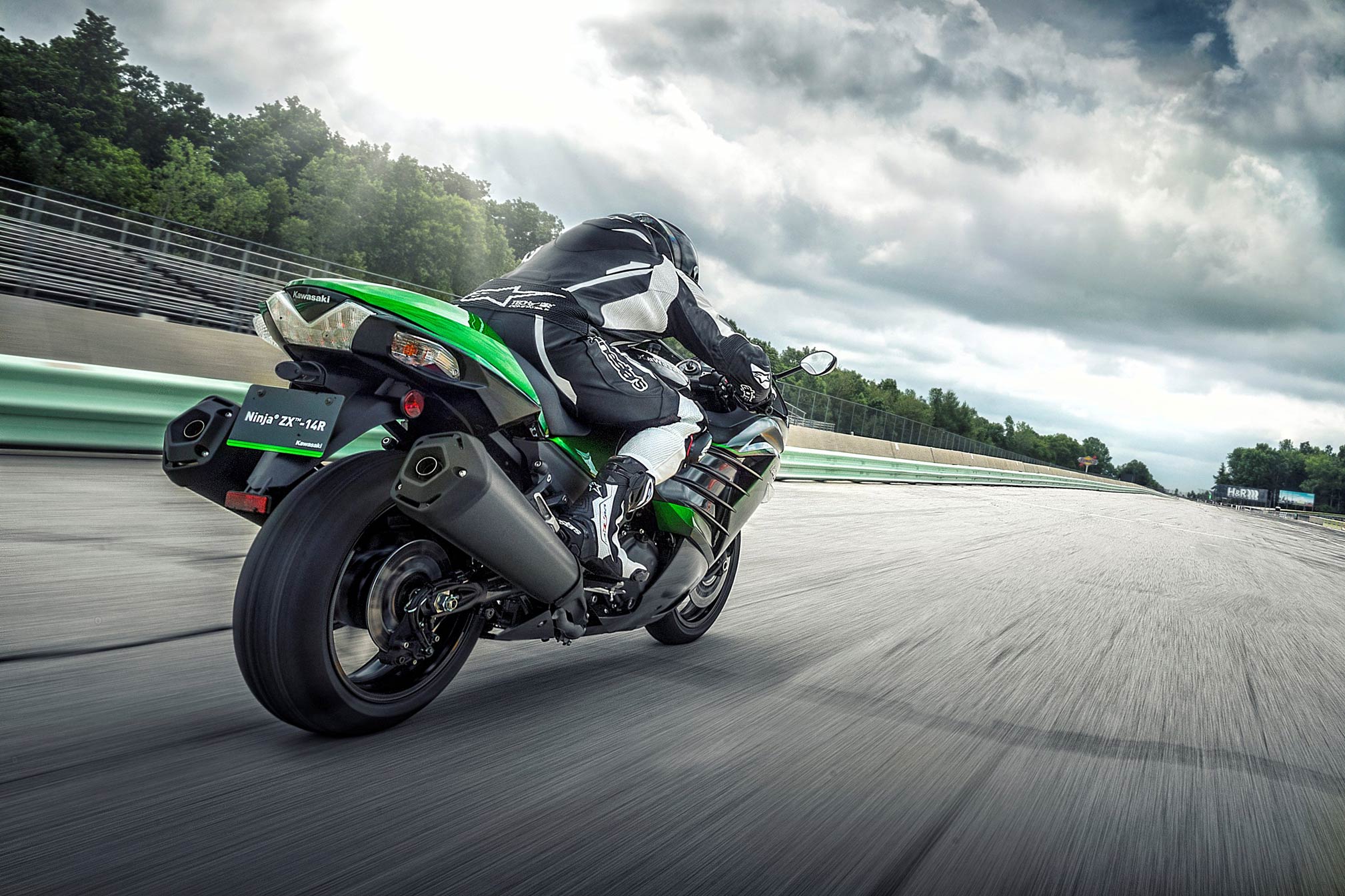 Kawasaki Ninja ZX 14R ABS SE Review • Total Motorcycle