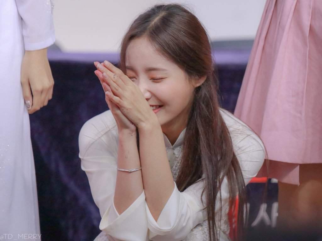 HAPPY BIRTHDAY TO OUR TALLEST UNNIE, LEE DABIN! STAY STRONG WITH